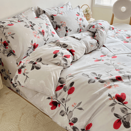 King size 6 - piece modern duvet cover set with red leaf. - BusDeals