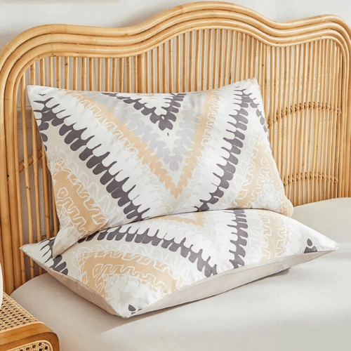 Queen size 6 piece bedding set, brown zig zag pattern, very soft quality.